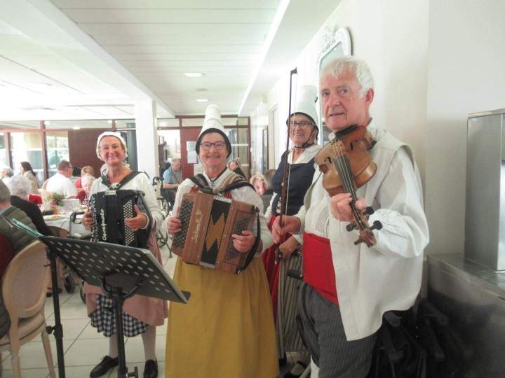 Animation Repas à thème Bagnoles-de-L'Orne